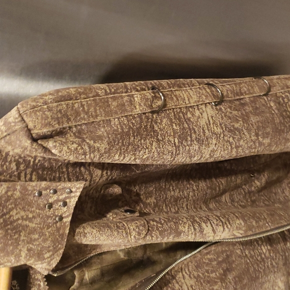 Jacket - Picture 6 of 8